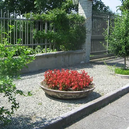 לינה וארוחת בוקר Cascina La Barona סאביליאנו