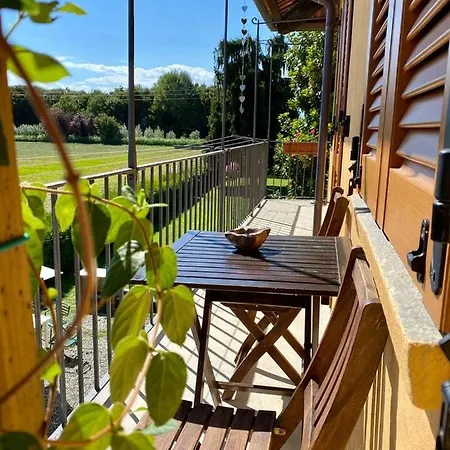 Cascina La Barona לינה וארוחת בוקר 4*