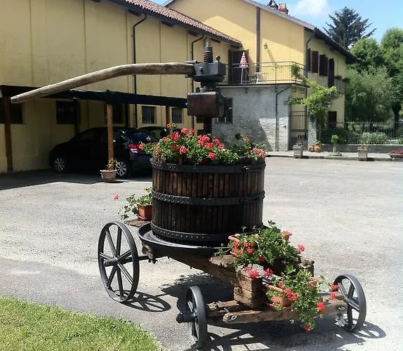 Oda ve Kahvaltı Cascina La Barona 4*